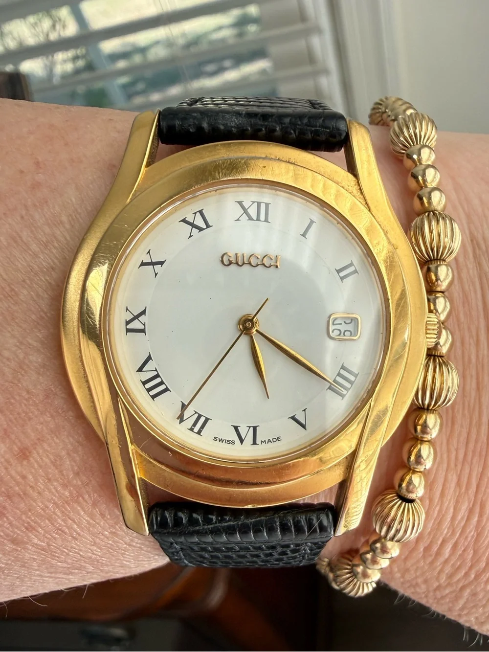Vintage Gucci Gold Plated 5400M Date Just Watch with White Dial and Leather Band - Picture 1 of 7